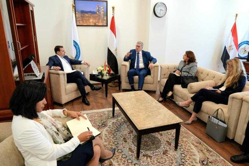”شل”: ملتزمون بتنفيذ خطط زيادة الإنتاج وإطلاق إمكانات جديدة من الغاز الطبيعي في مصر