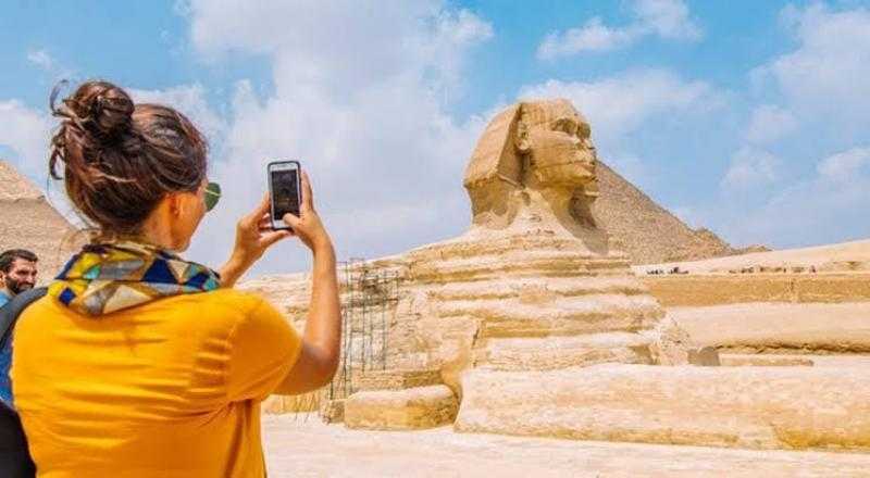 وزير السياحة يُصدر قرارًا بزيادة أجر المرشد السياحي اعتبارًا من أول أكتوبر