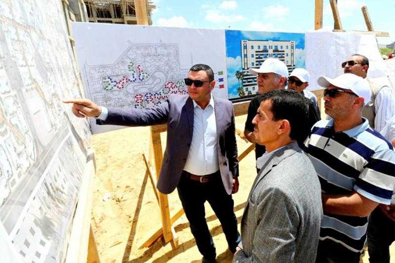 وزير الإسكان يتفقد وحدات ”سكن لكل المصريين” ببرج العرب الجديدة