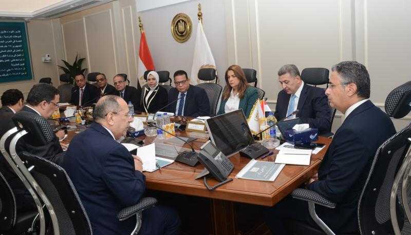 وزير التموين يبحث تطوير شركات المضارب لتوفير الأرز للمواطنين
