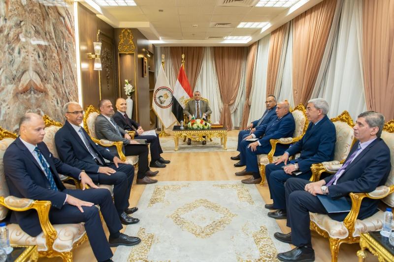 وزير الإنتاج الحربى يناقش مع سفير بلغاريا بالقاهرة سبل تعزيز التعاون المشترك
