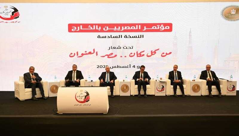 وزير الصناعة والنقل يستعرض جهود الدولة في مجالي النقل والصناعة