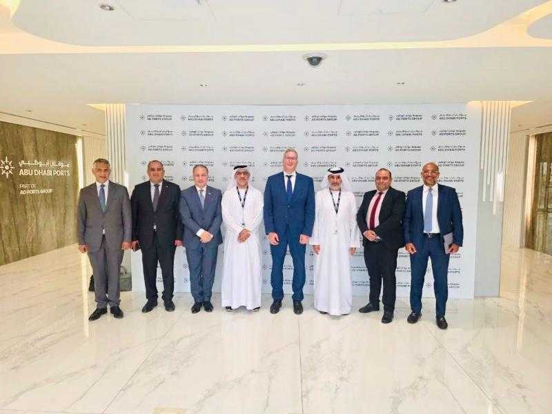 وزير البترول يناقش مع مواني أبوظبي تعزيز التعاون الإقليمي المشترك