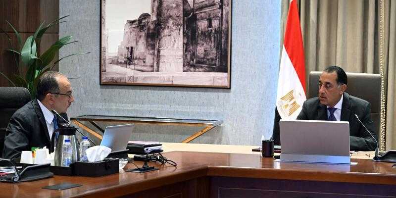 وزير قطاع الأعمال: تنفيذ 76% من المرحلة الثانية لمشروع تطوير صناعة الغزل والنسيج