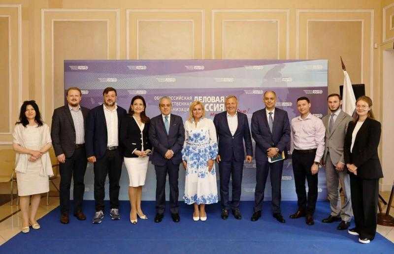 مصر وروسيا يبحثان تعزيز التجارة والاستثمار بين البلدين