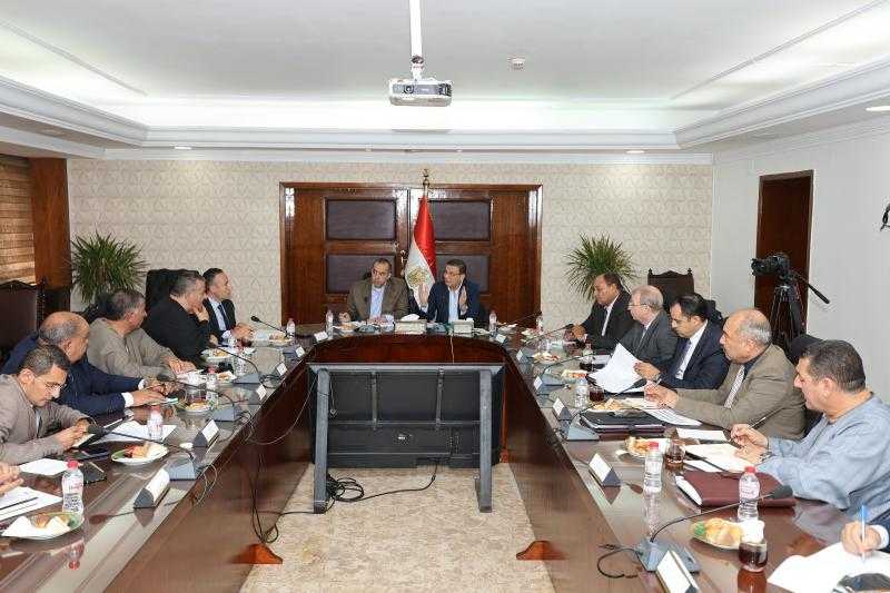وزيرا الزراعة والشئون النيابية يعقدان أولى جلسات الحوار المجتمعي حول مشروع قانون التعاونيات الزراعية الجديد