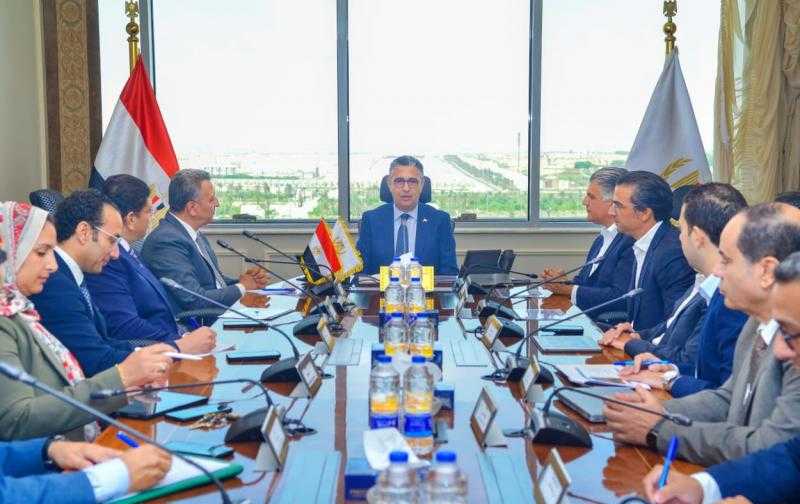وزير التموين يتابع مع ”حسن علام” تنفيذ مشروع المستودع الاستراتيجي بالأقصر