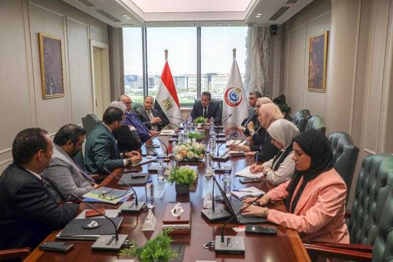 وزير الصحة يبحث إنشاء مصنع للأدوية الحيوية والأورام مع مجموعة هندية