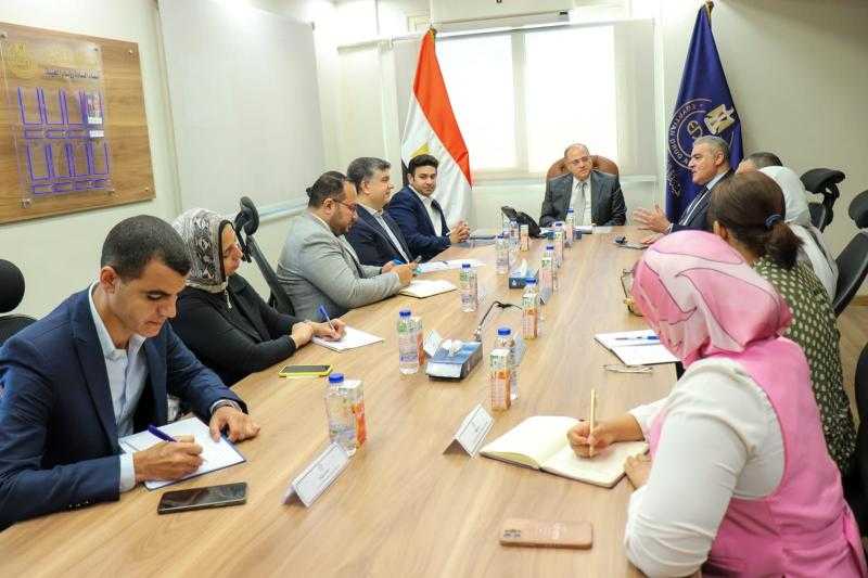 ”هيئة الدواء” تبحث آليات توفير المستحضرات الدوائية عبر صيدليات ”المصرية لتجارة الأدوية”