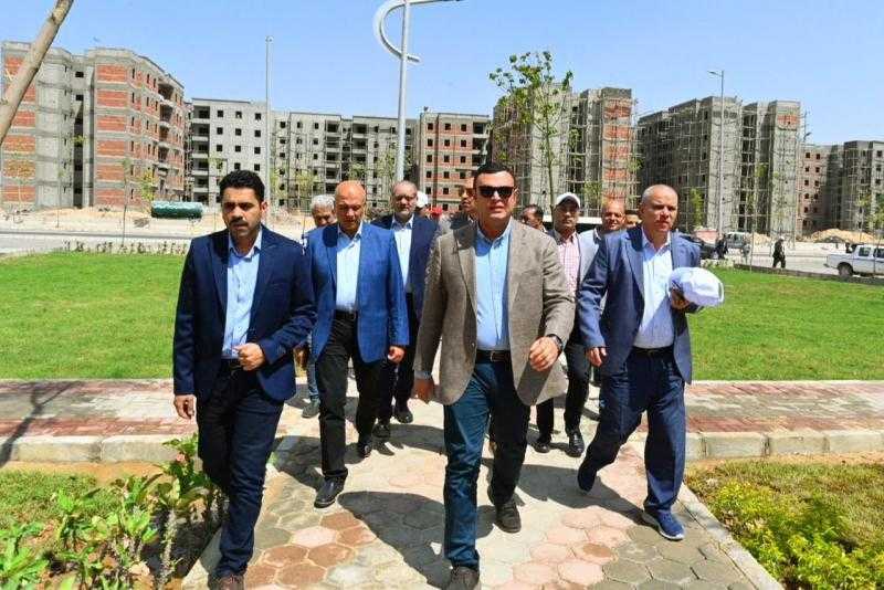 ”الشربيني” يتفقد مشروعات الإسكان بمدينة العبور الجديدة| صور