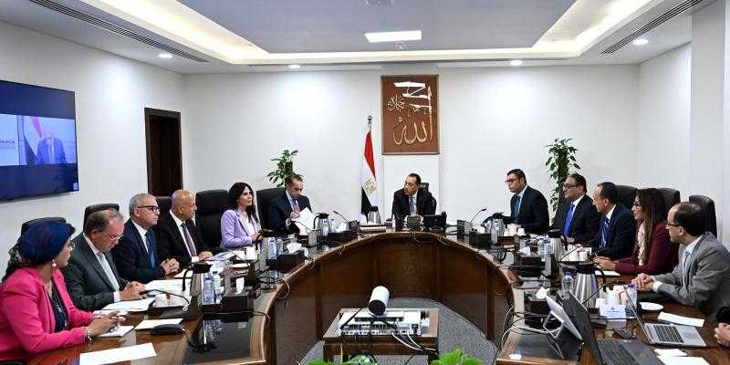 رئيس الوزراء يتابع تنفيذ مشروعات الكهرباء بنظام المشاركة مع القطاع الخاص