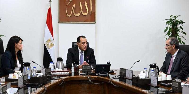 رئيس الوزراء يبحث جذب المزيد من الاستثمارات في مجال الاتصالات وتكنولوجيا المعلومات
