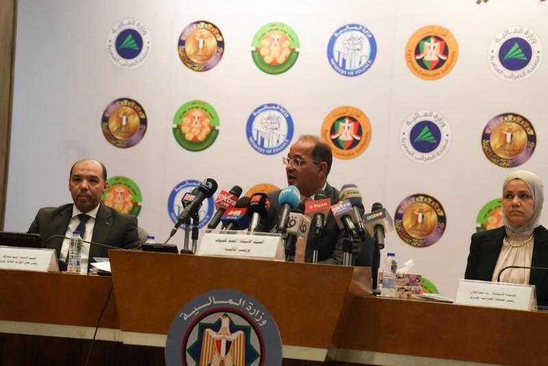 وزير المالية: 117.8 مليار جنيه للقمح المحلي والمستورد.. و11.2 مليار جنيه لسداد مستحقات قصب السكر| إنفوجراف