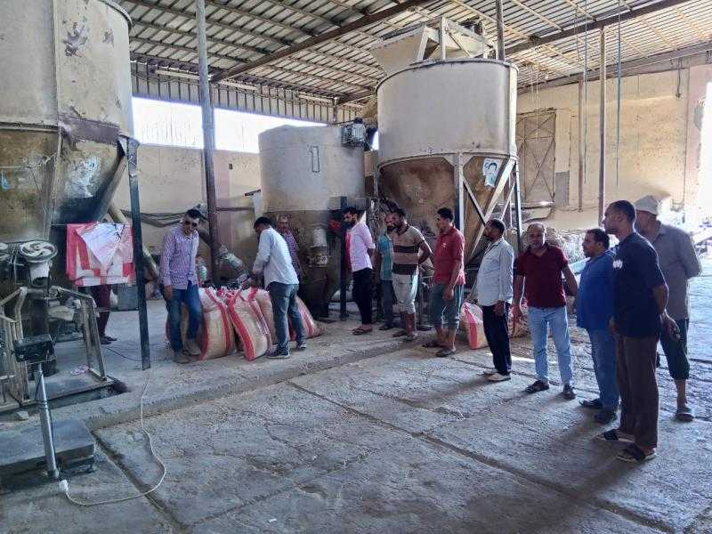 وزير الزراعة يوجه بتكثيف الحملات على مخازن خامات الأعلاف