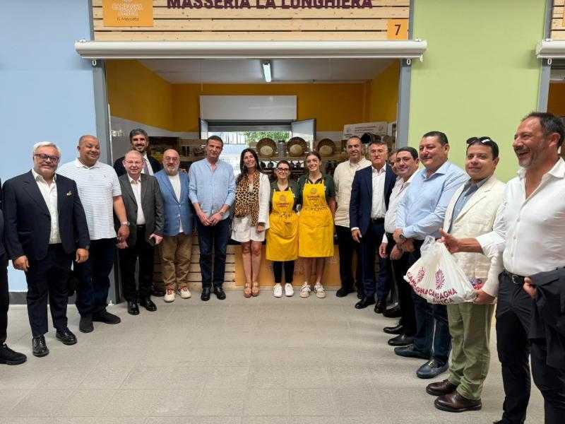 وزيرا الزراعة والشؤون النيابية: هدف التعاونيات النزول بالأسعار.. والتجربة الإيطالية نموذجًا يحتذى به