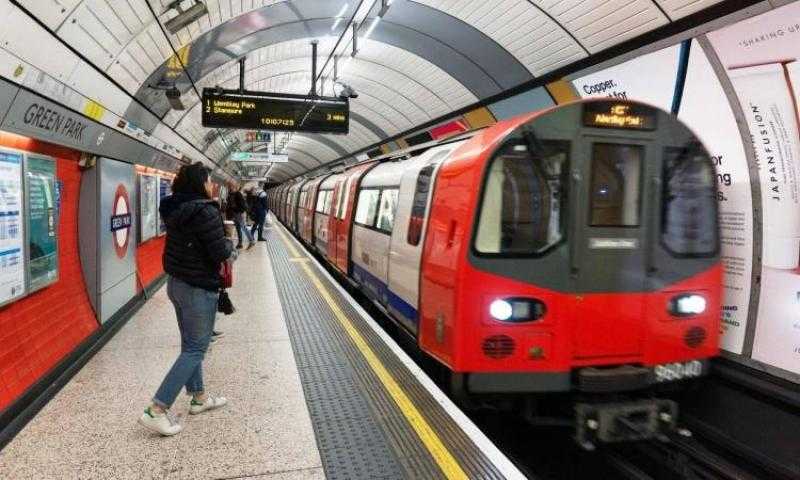 إضراب عمال مترو أنفاق لندن يعطل حركة النقل في العاصمة البريطانية