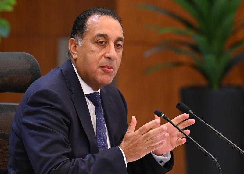 رئيس الوزراء يجري جولة تفقدية للمشروعات بالمنطقة المحيطة بالمتحف المصري الكبير