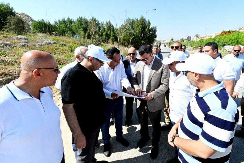 وزير الإسكان يتفقد أعمال تطوير محور ٢٦ يوليو بنطاق مدينتي 6 أكتوبر والشيخ زايد