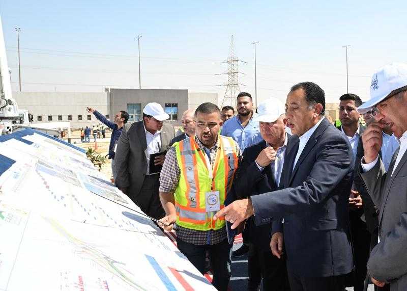 رئيس الوزراء: جميع أتوبيسات مشروع الأتوبيس الترددي كهربائية تم إنتاجهًا محليًا| صور