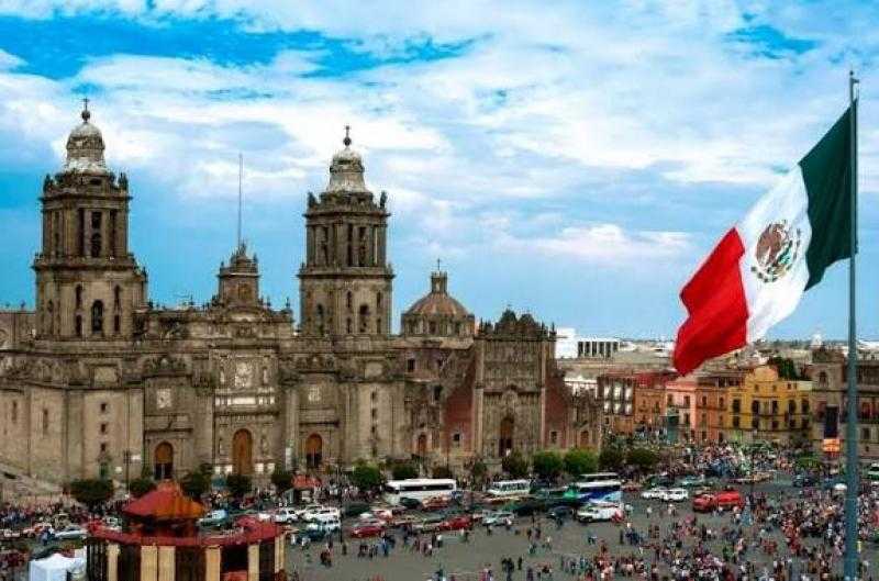 المكسيك تصدر سندات مقومة بالدولار واليورو لدعم بيمكس