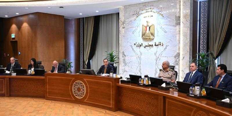 مجلس الوزراء: السماح لحاملي التأشيرة الخماسية بالإقامة في البلاد لمدة 180 يومًا
