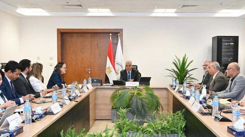 وزير الري يبحث مع ”الأوربي لإعادة الإعمار” مشروعات التعاون الحالية والمستقبلية بمجال المياه