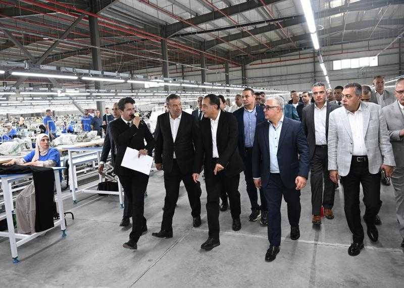 باستثمارات 40 مليون دولار.. رئيس الوزراء يفتتح مصنع تركي للملابس الجاهزة بالقنطرة غرب| صور
