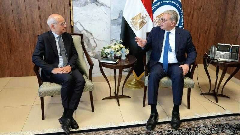 وزير البترول يناقش مع توتال إنرجيز الفرص الاستثمارية الجديدة والتعاون شرق المتوسط