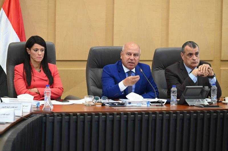 المجموعة الوزارية للتنمية الصناعية تناقش حصص مصانع الأسمدة ودعم تصنيع الأتوبيسات الكهربائية