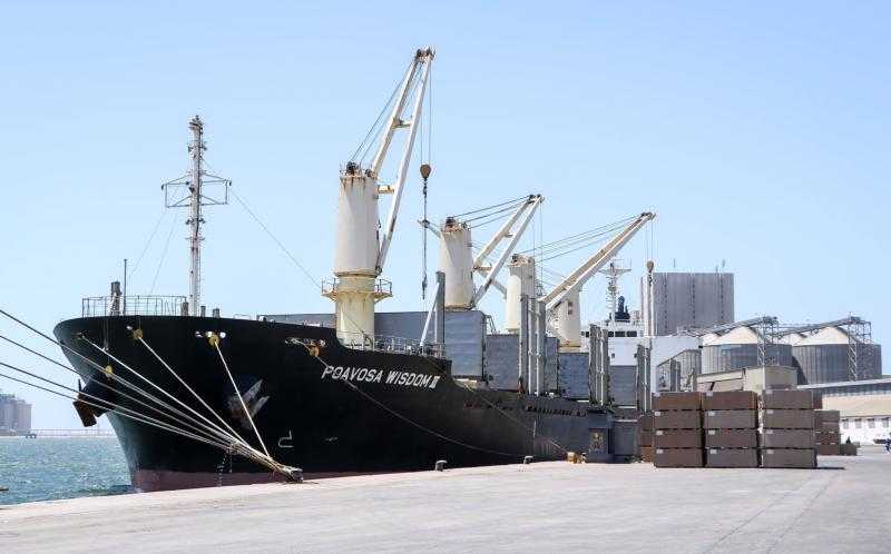 تضم ذرة وسكر وقمح.. ميناء دمياط يستقبل 77969 طنًا من البضائع