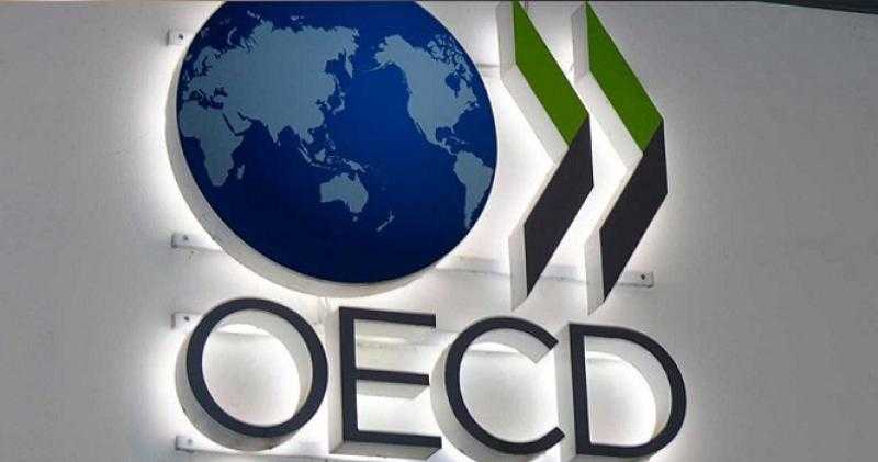 منظمة التعاون الاقتصادي ترفع توقعات النمو عالميًا وتحذر من المخاطر التجارية