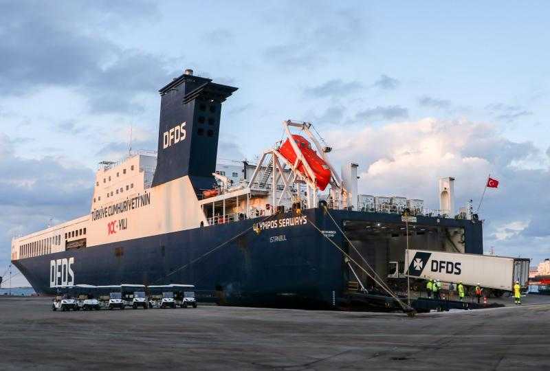 تضم زيت وسكر وذرة.. ميناء دمياط يستقبل 80275 طنًا من البضائع