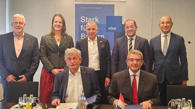 مصر وألمانيا توقعان وثيقتان بمجال التدريب وتنظيم انتقال العمالة لولاية ”بافاريا”