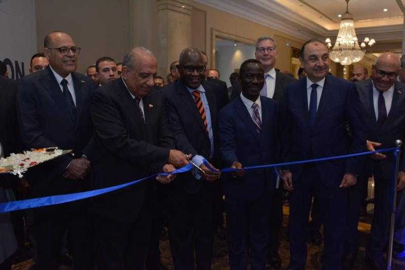 وزير الكهرباء يفتتح معرض صناعة المهمات والمعدات الكهربائية