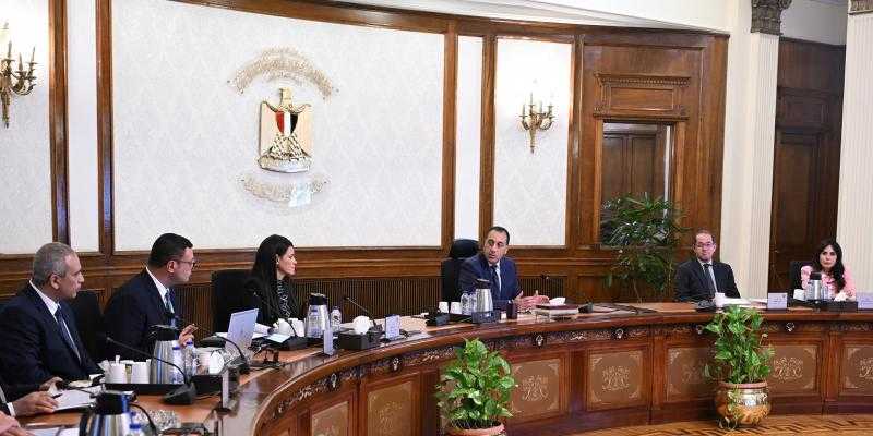 رئيس الوزراء يتابع موقف المشروعات المنفذة بالتعاون بين ”الإسكان” والقوات المسلحة