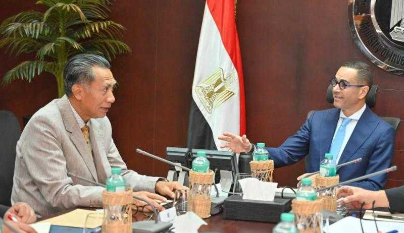 وزير الاستثمار يبحث مع السفير الإندونيسي تعزيز التعاون الاقتصادي والاستثماري