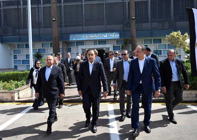 رئيس الوزراء يفتتح 4 مصانع مطورة بشركة ”النصر للكيماويات الدوائية”