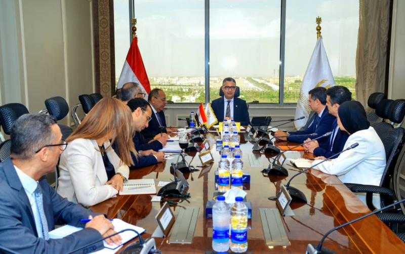 وزير التموين يناقش مع ”أورانج مصر” تطوير الخدمات الرقمية بـ”كاري أون”