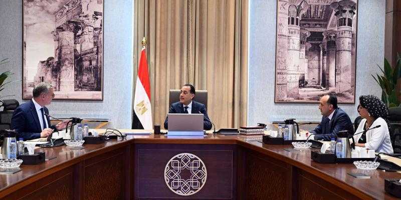 وزير البترول: ننفذ عددًا من المشروعات لتحقيق أعلى إنتاج ممكن من السولار والبنزين