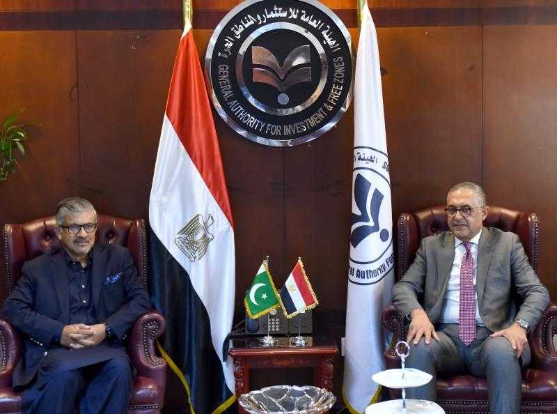 السفير الباكستاني: عدد من الشركات تدرس ضخ استثمارات جديدة في السوق المصري