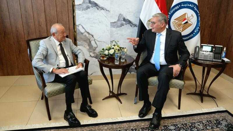 وزير البترول يناقش مع ”ساويرس” التعاون بمجال التنقيب عن الذهب