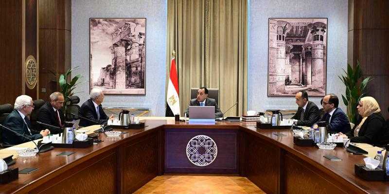 رئيس الوزراء يُتابع جهود تحسين الخدمات المقدمة إلكترونيًا للمواطنين والمستثمرين