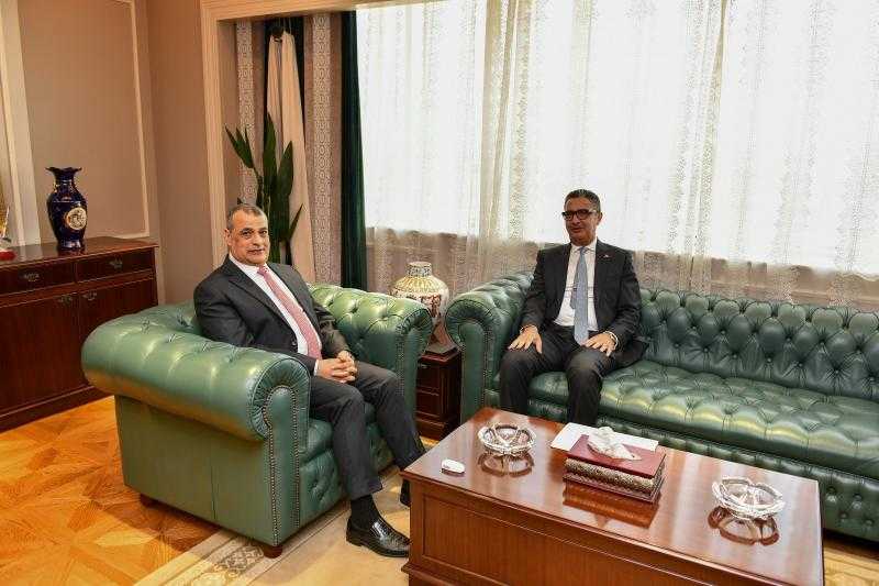 منها تحديث البطاقات التموينية.. وزيرا الإنتاج الحربي والتموين يبحثان المشروعات المشتركة