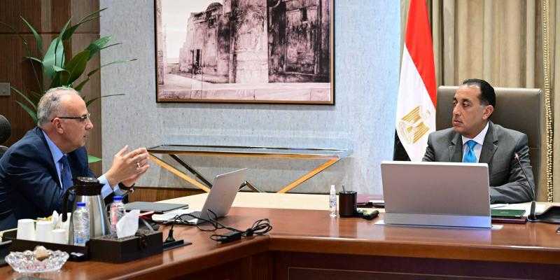 وزير الري يستعرض جهود إزالة التعديات على مجرى نهر النيل وأراضي طرح النهر