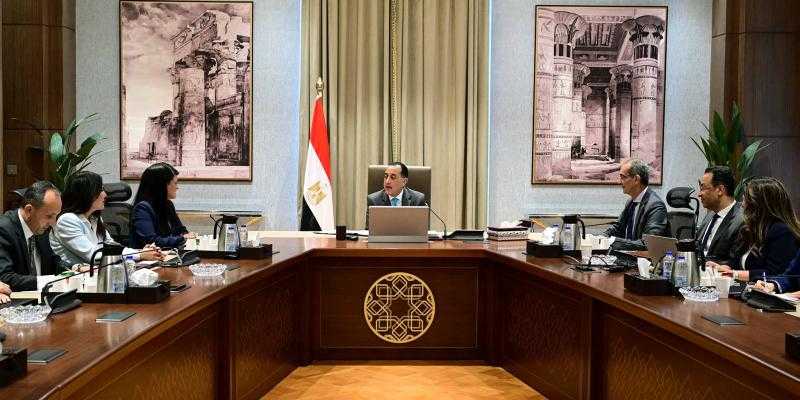 رئيس الوزراء: نكثف الجهود لزيادة الاستثمارات في مراكز البيانات والسحب الحاسوبية