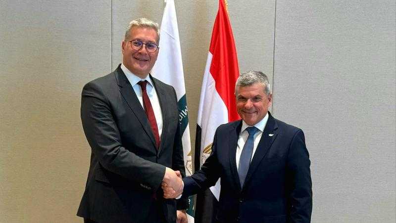 وزير البترول يُناقش الموقف التنفيذي لمشروع نقل الغاز القبرصي إلى التسهيلات المصرية