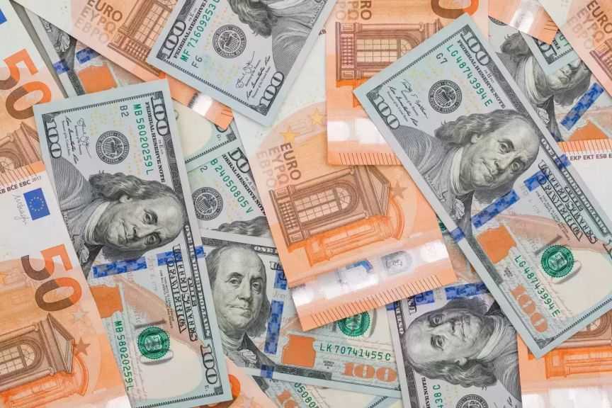 ضبط قضايا اتجار في النقد الأجنبي بقيمة 19 مليون جنيه