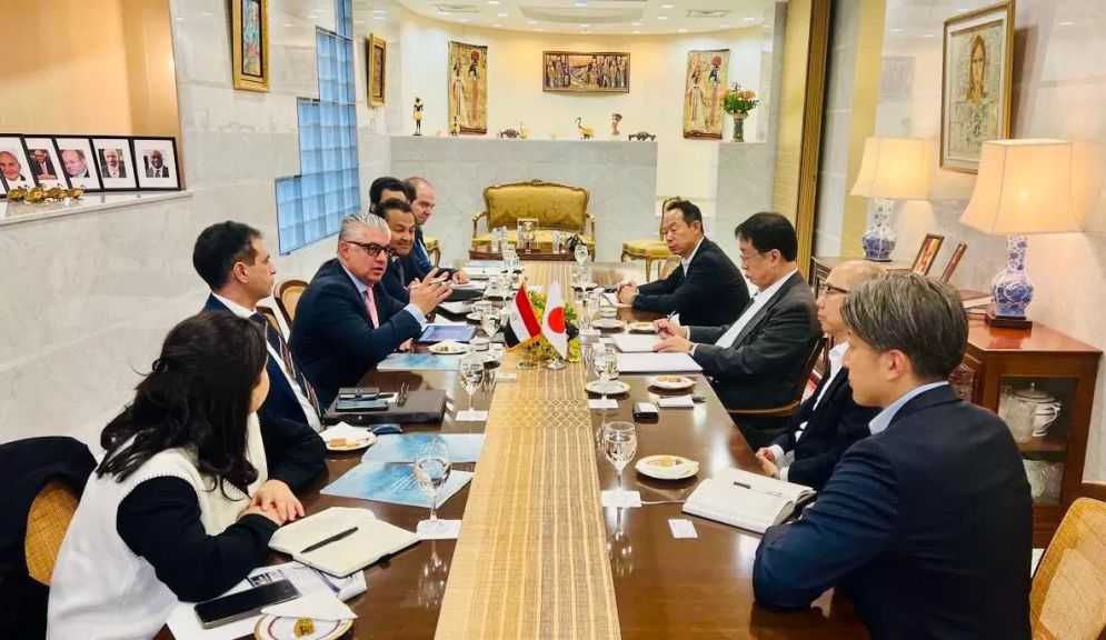 ”جمال الدين” يبحث مع شركتين يابانيتين التعاون في تطوير المناطق الصناعية والتصنيع الغذائي