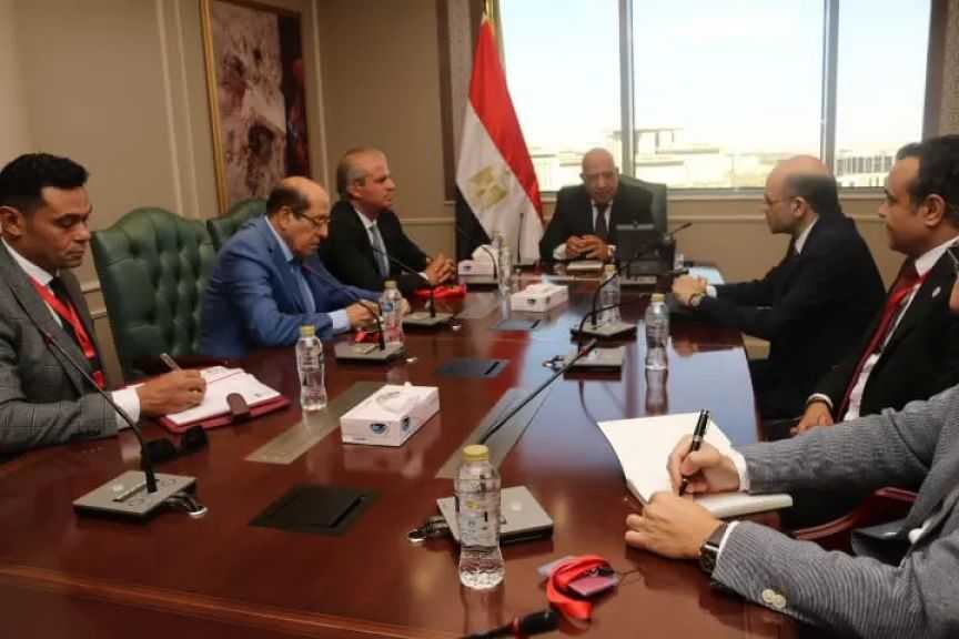 وزير الكهرباء يجتمع خبراء جامعة عين شمس وهيئة المواد النووية لبدء تنفيذ مجمع صناعي لانتاج الأسمدة العضوية