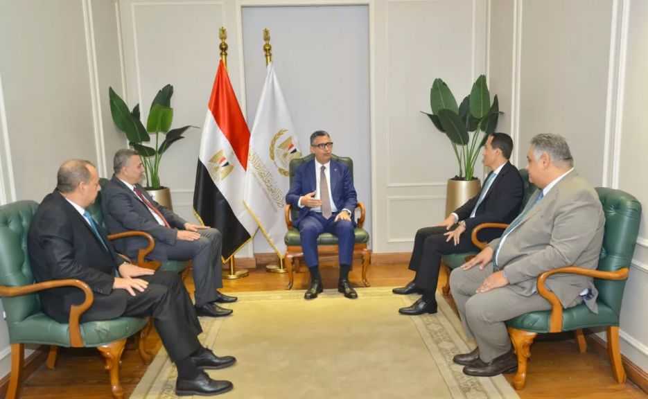 وزير التموين يناقش خطة عمل جهاز التجارة الداخلية بما يدعم استقرار الأسواق